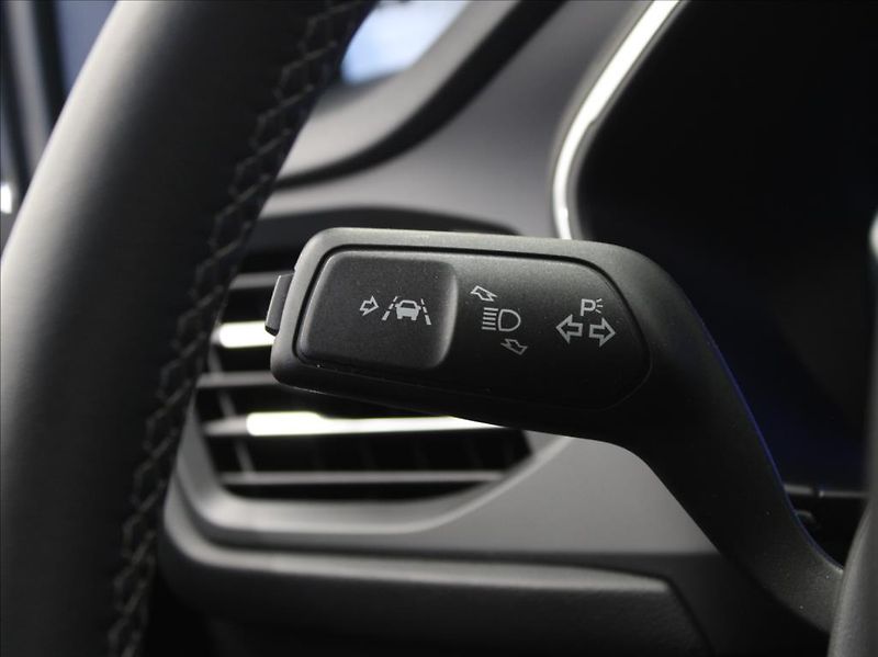 Ford Focus 1,5 EB 110kW AT Titan.X 1.maj. - fotka 21 z 24