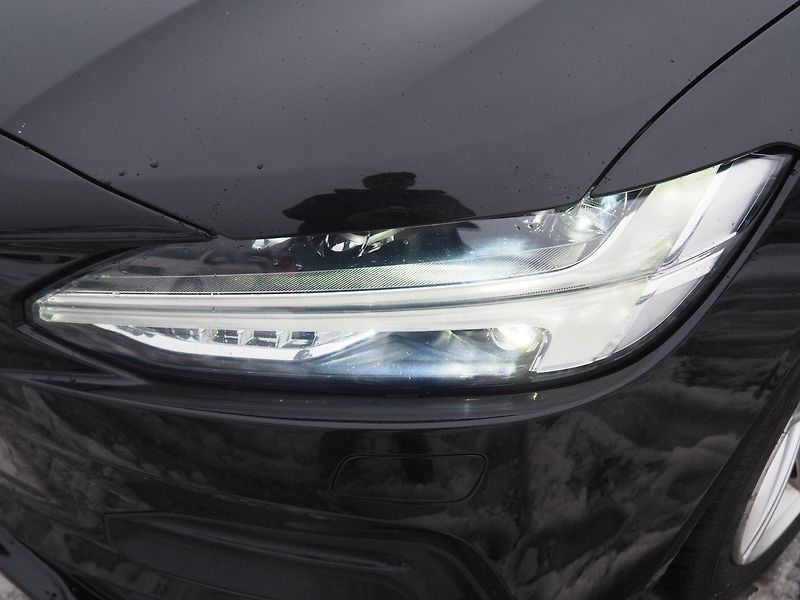 Volvo V90 (2022) B4, Momentum Pro - fotka 7 z 50
