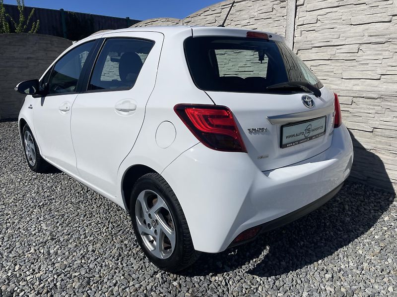 Toyota Yaris 1.5i 16v HYBRID 142TKM TOP 1A! - fotka 3 z 169