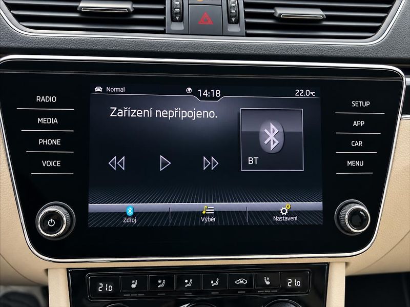 Škoda Superb 2,0 TSi L&K 4x4 DSG 272PS LED - fotka 19 z 26