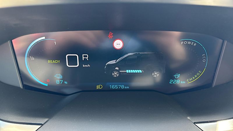 Peugeot Rifter 50 kWh AUT GT Long - fotka 10 z 25