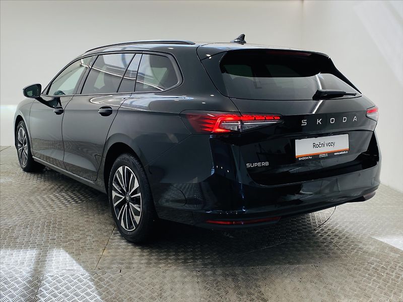 Škoda Superb 2,0 TDI 110kW DSG Selection - fotka 25 z 29