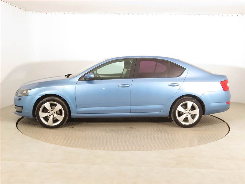 Škoda Octavia (2013) 2.0 TDI, Automat, Xenony - fotka 3 z 15