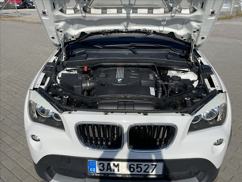 BMW X1 2,0 18d X-Drive Automat CZauto - fotka 21 z 33