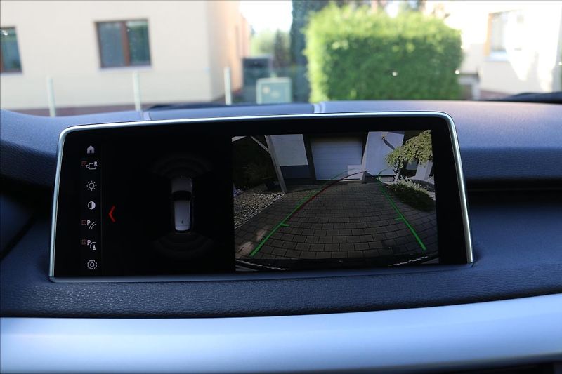 BMW X5 2,0 xDrive25d,ČR, 1. Majitel - fotka 30 z 59