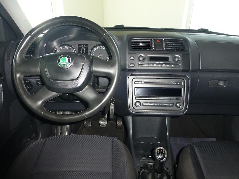 Škoda Fabia (2011) 1,2TSI*KLIMA*ALU KOLA*VYHŘ.SED - fotka 17 z 26