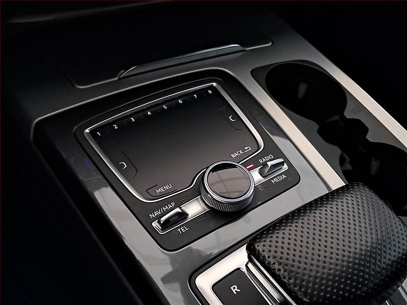 Audi Q7 (2018) S-Line 3.0 TDI - fotka 21 z 25