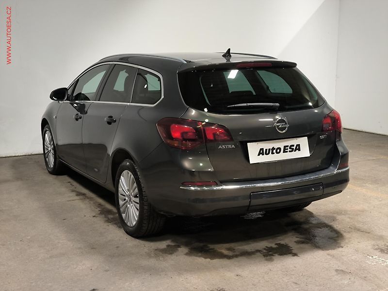 Opel Astra (2016) 1.6 CDTi, Sport, bixen, navi - fotka 4 z 17