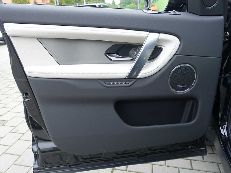 Land Rover Discovery Sport 2,0 R-Dynamic SE D200 - fotka 16 z 36