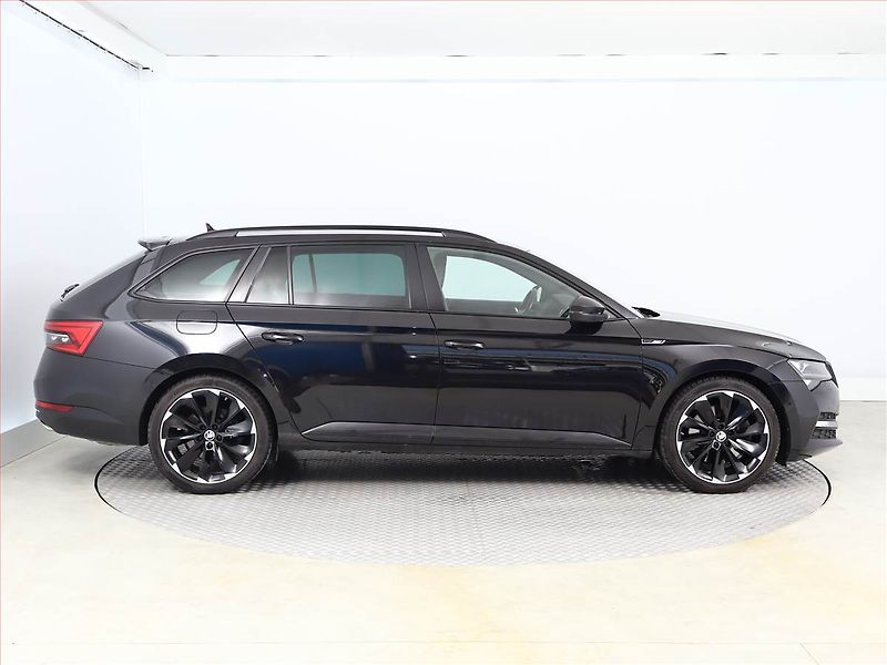 Škoda Superb (2021) Sportline 2.0 TSI - fotka 6 z 19