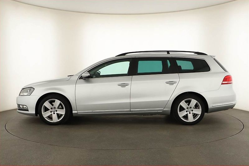 Volkswagen Passat (2014) 2.0 TDI, Navi, Tempomat - fotka 3 z 18