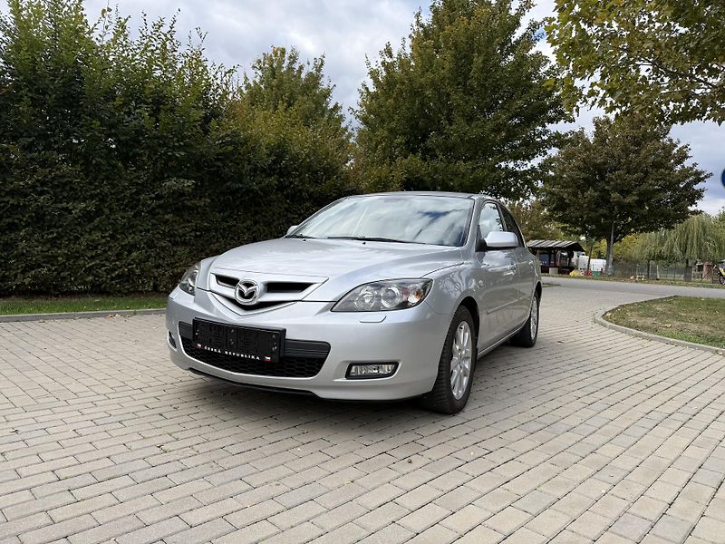 Mazda 3 2.0 Sport Active - fotka 2 z 30