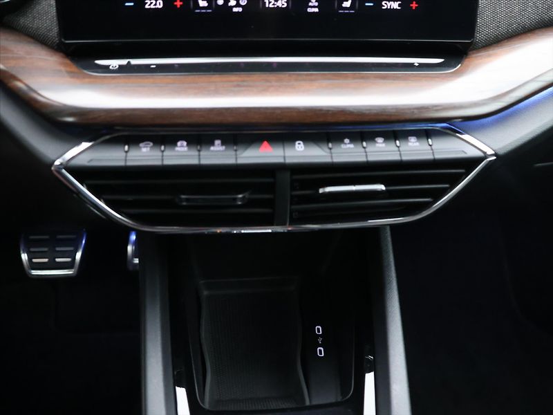 Škoda Octavia 2.0 TDI 147kW DSG Scout 4x4 CZ - fotka 24 z 34