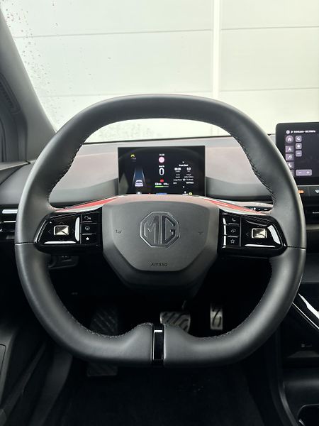 MG MG4 320kW 4x4 XPOWER  64kWh DPH - fotka 15 z 24
