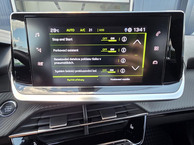 Peugeot 2008 (2022) 1.2 PT 100 ALLURE PACK MAN6 - fotka 20 z 27