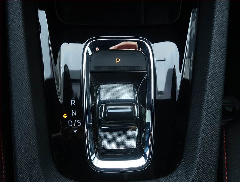 Škoda Octavia (2023) RS 2.0 TSI - fotka 13 z 25