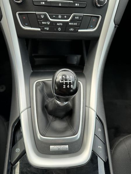 Ford Mondeo 1.5 Ti-VCT 118kW - fotka 15 z 19