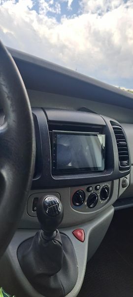 Renault Trafic 2,0dci 6 míst - fotka 9 z 10