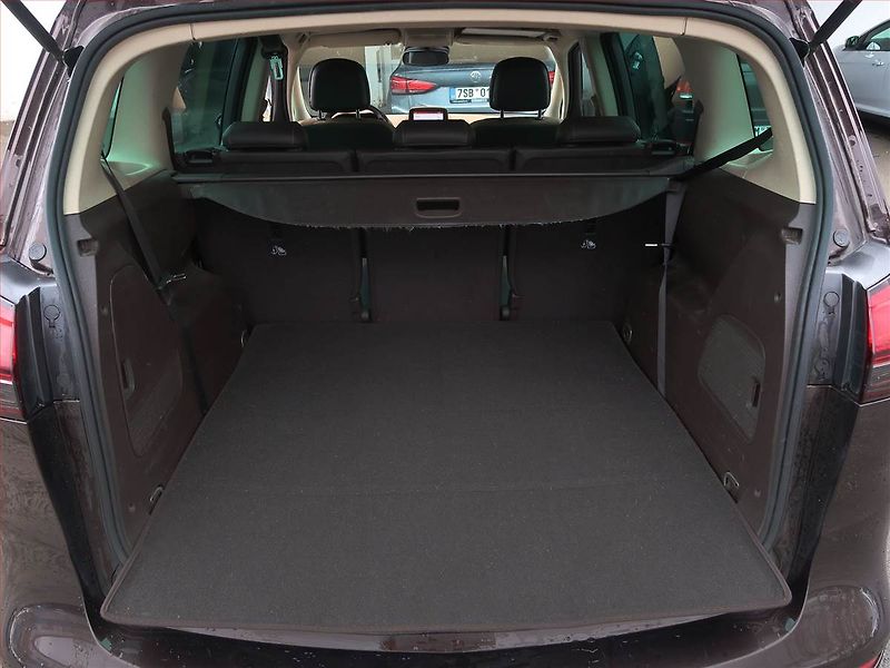 Opel Zafira (2016) 2.0 CDTI, 7 míst, Navi - fotka 14 z 18