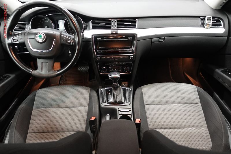 Škoda Superb (2011) 2.0TDi, DSG, bixen, TZ - fotka 8 z 21
