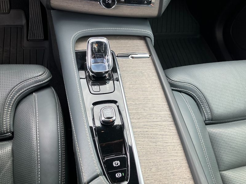 Volvo XC90 (2022) B5 AWD DIESEL INSCRIPTION AUT - fotka 33 z 42