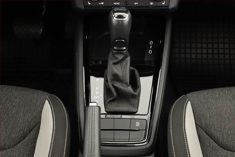 Škoda Scala (2021) 1.0 TSI, Automat, Tempomat - fotka 15 z 19