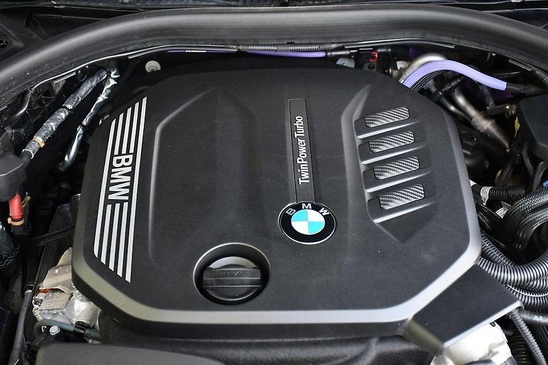BMW Řada 3 320d xDrive MSPORT ČR 3LZÁRUKA - fotka 46 z 46