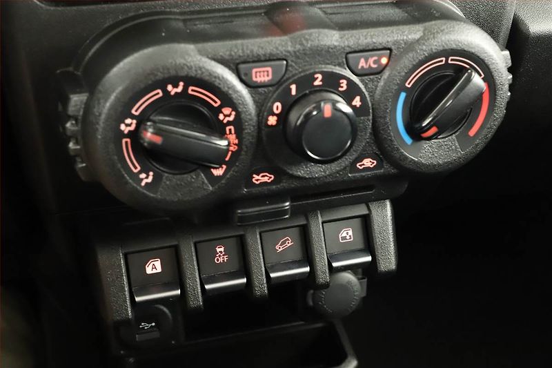 Suzuki Jimny (2023) 1.5 AllGrip - fotka 9 z 11