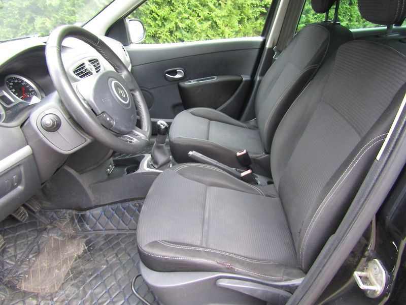 Renault Clio (2013) 1.2i 55kW  ZIMNÍ PNEU - fotka 19 z 34