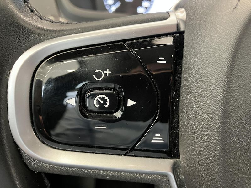 Volvo XC90 B5 AWD INSCRIPTION AT8, ČR - fotka 24 z 49