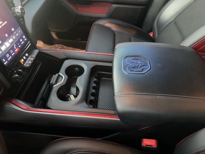 Dodge RAM (2022) 1500 Rebel 3,0 EcoDiesel 2022 - fotka 18 z 19