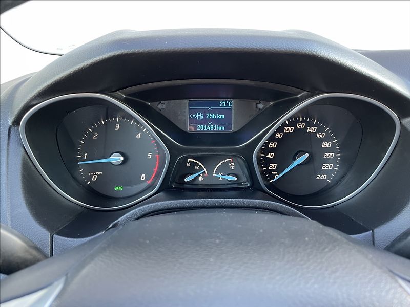 Ford Focus 1,6 TDCi 85KW AUT.KLIMA - fotka 11 z 23