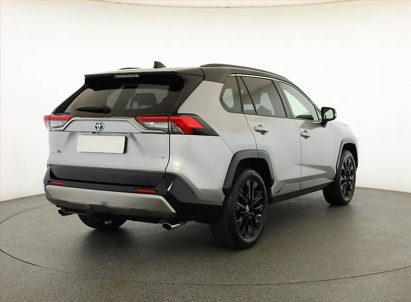 Toyota RAV4 (2024) 2.5 Hybrid - fotka 5 z 16