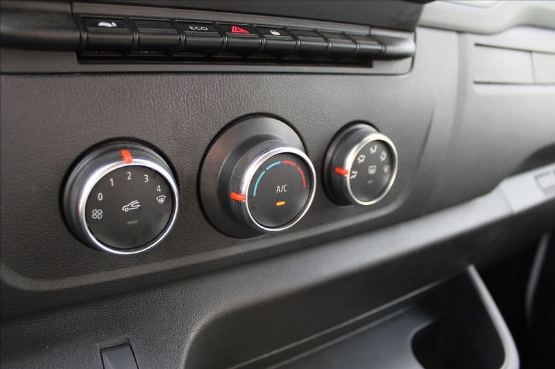 Renault Master 2,3 1. majitel CZ DPH - fotka 19 z 21