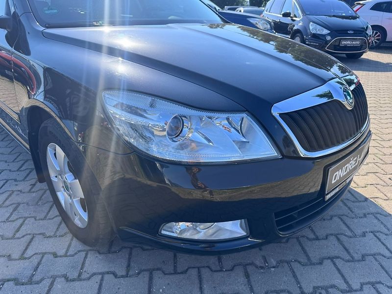 Škoda Octavia (2009) 1,9 TDI 77 KW 2. MAJ SERVISKA - fotka 10 z 50