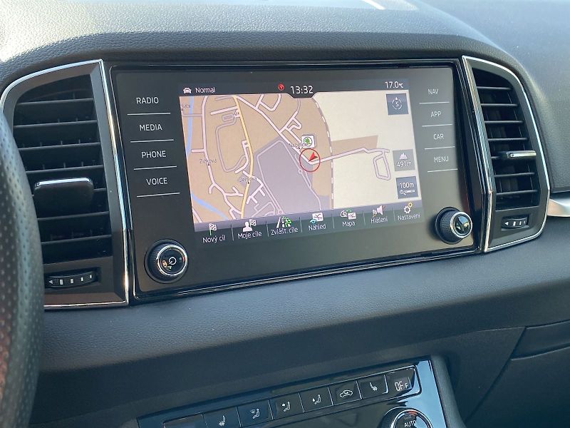 Škoda Karoq (2018) 1.5 TSI DSG Style + - fotka 21 z 36