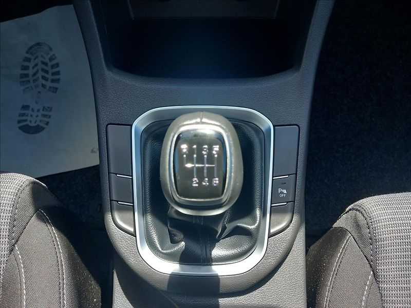 Hyundai i30 1,0 T-GDI MT COMFORT - fotka 13 z 23