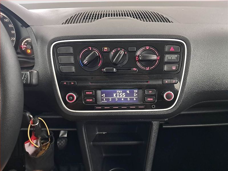 Volkswagen up! (2014) 1.0 MPI - fotka 12 z 16