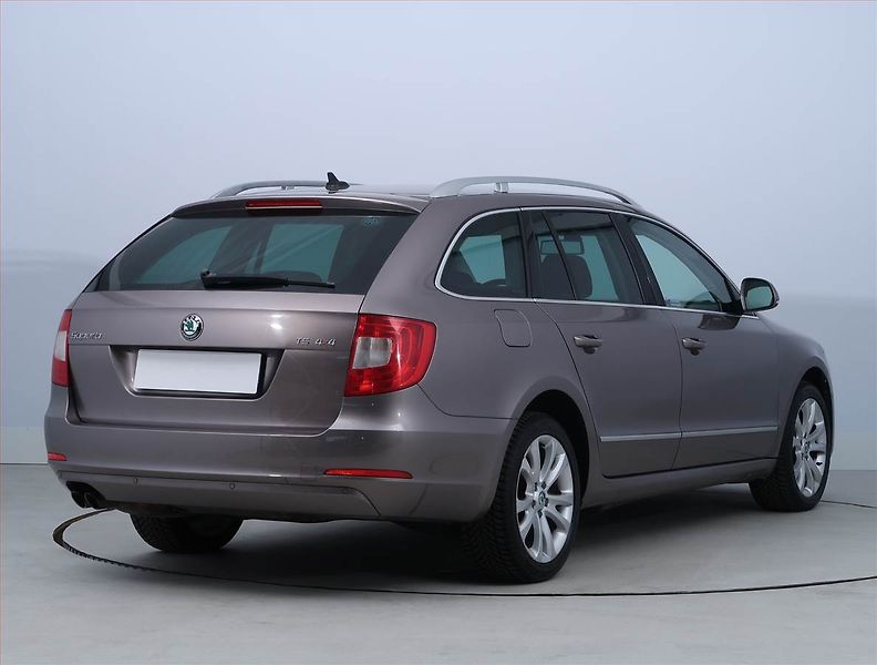 Škoda Superb (2012) 1.8 TSI, 4X4, Serv.kniha - fotka 5 z 22