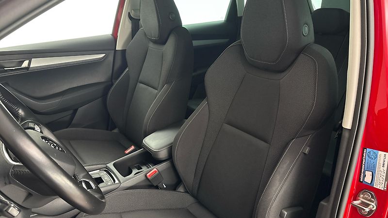 Škoda Karoq 1.5 TSI Ambition - fotka 15 z 25