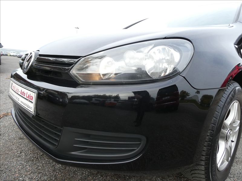 Volkswagen Golf 1,6 TDi 77kW serviska, závěs - fotka 4 z 43