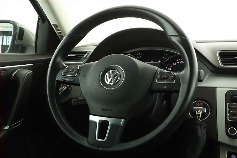 Volkswagen Passat (2014) Comfortline 2.0 TDI, 4X4 - fotka 8 z 14