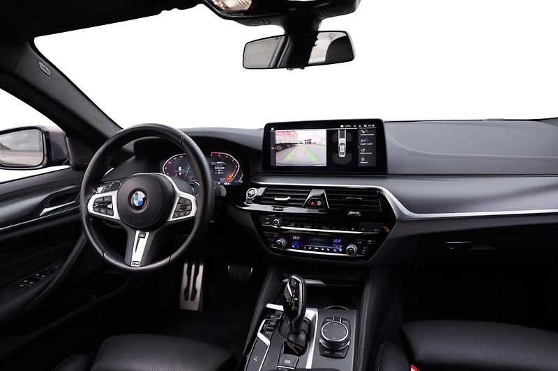 BMW Řada 5 540d xDrive - fotka 12 z 14