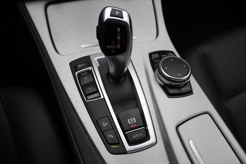 BMW Řada 5 520d xDrive LED NAVIGACE KŮŽE - fotka 21 z 23