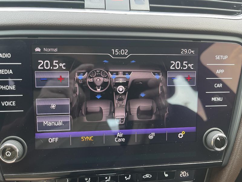 Škoda Octavia 2.0 TDi 135kW SCOUT DSG 4x4 ČR - fotka 43 z 55