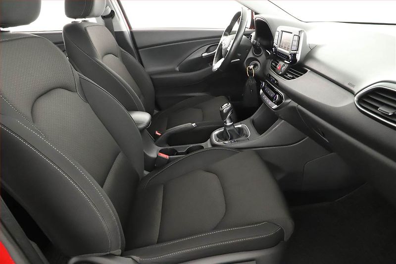 Hyundai i30 (2019) 1.4 T-GDI, Tempomat - fotka 7 z 13