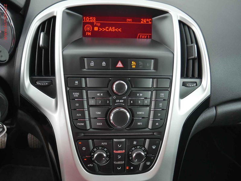 Opel Astra (2013) 1.4T, ČR, Klima - fotka 11 z 16