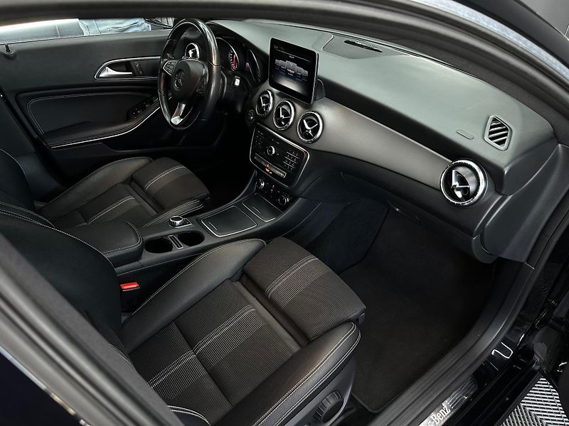 Mercedes-Benz CLA (2017) Shooting Brake SB 180 A/T - fotka 11 z 23