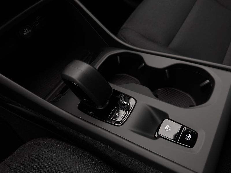 Volvo XC40 (2026) B3 AUT ESSENTIAL - fotka 18 z 20