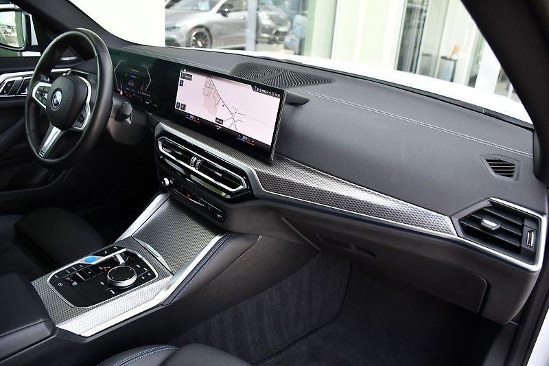 BMW i4 eDrive40 M-SPORT H/K 1M - fotka 18 z 42